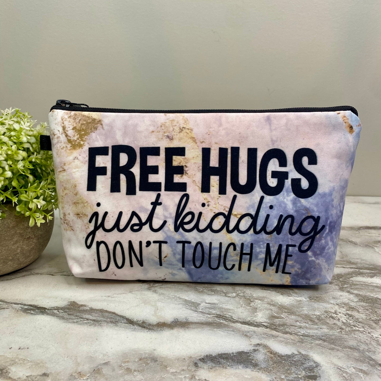 Pouch - Adult, Free Hugs